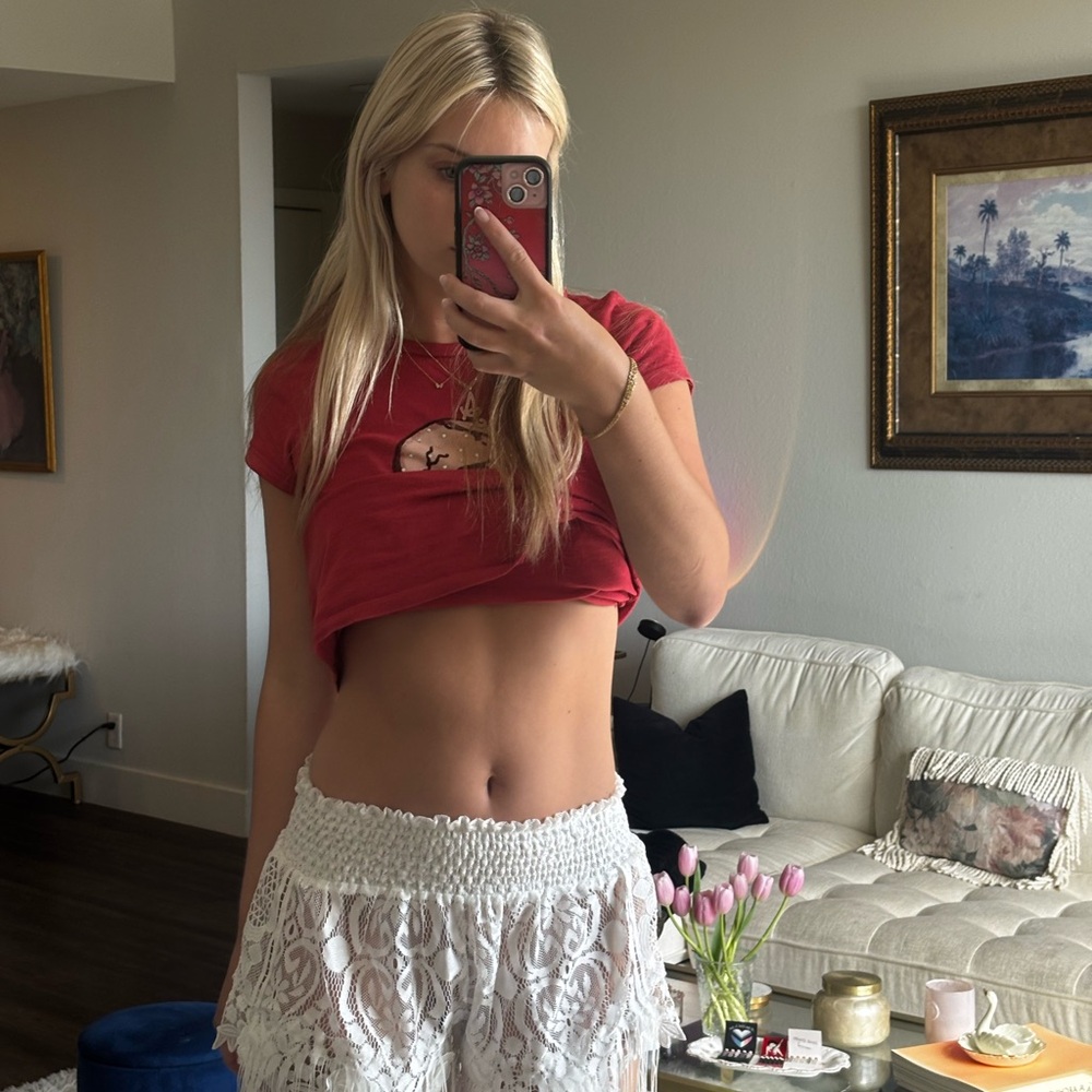 Knit white shorts w fringe